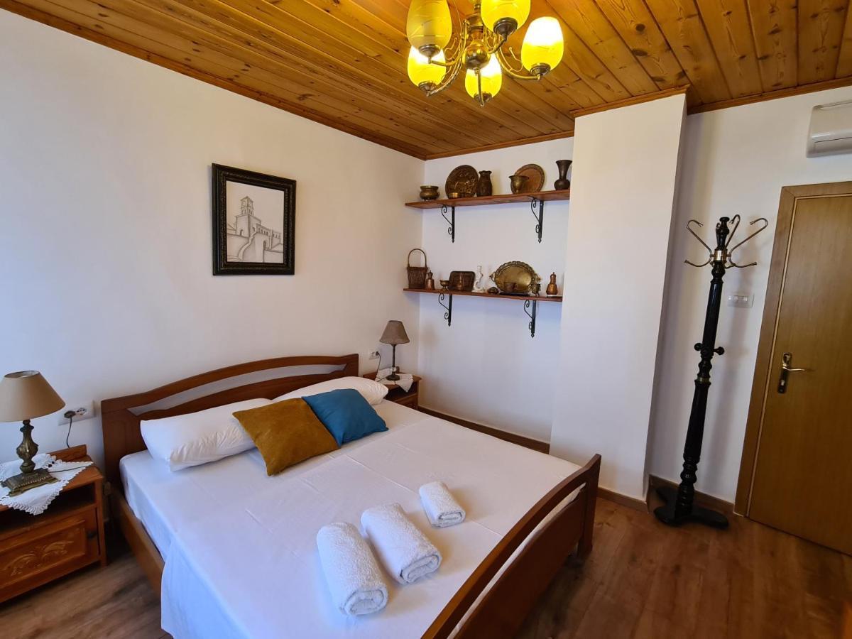 Santa Room-Old Bazaar Center-Gjirokaster Ngoại thất bức ảnh