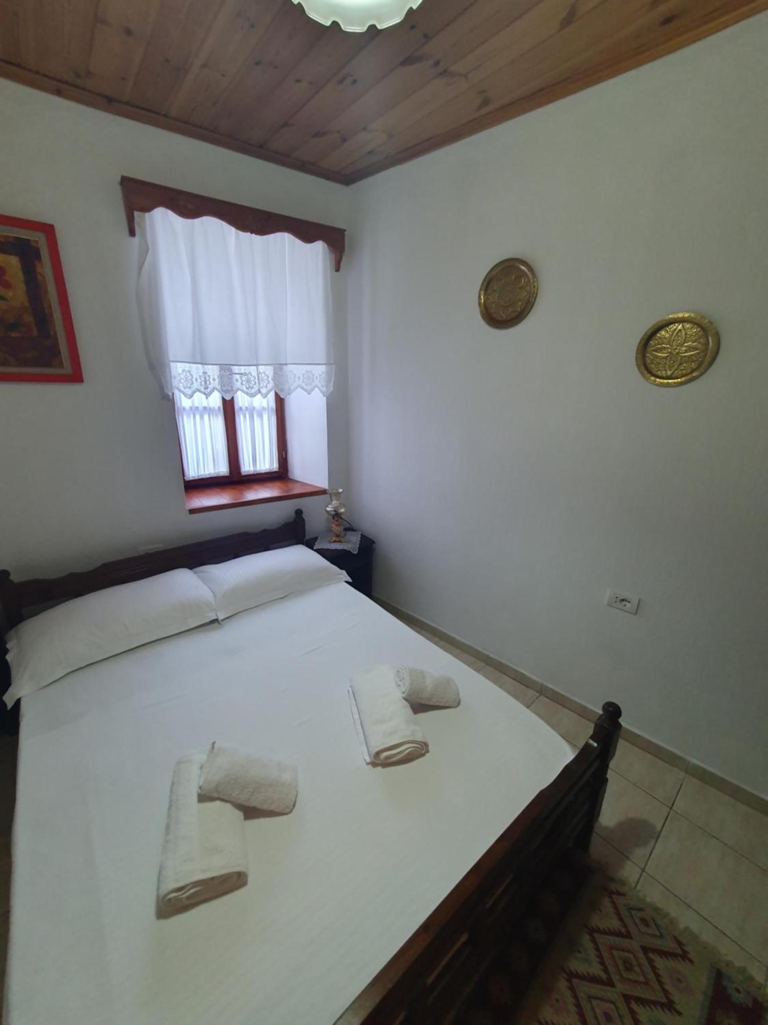 Santa Room-Old Bazaar Center-Gjirokaster Ngoại thất bức ảnh
